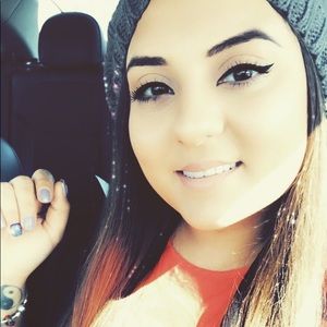 Meet your Posher, Ayse